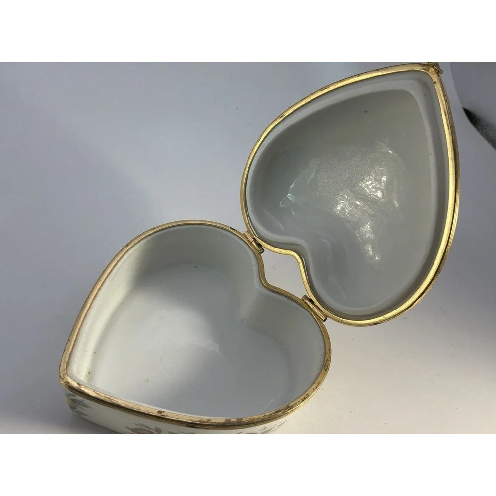 Limoges, France Heart Shaped Trinket‎ Box 3.5